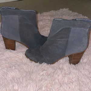 Tom’s Women’s Grey Suede Boots